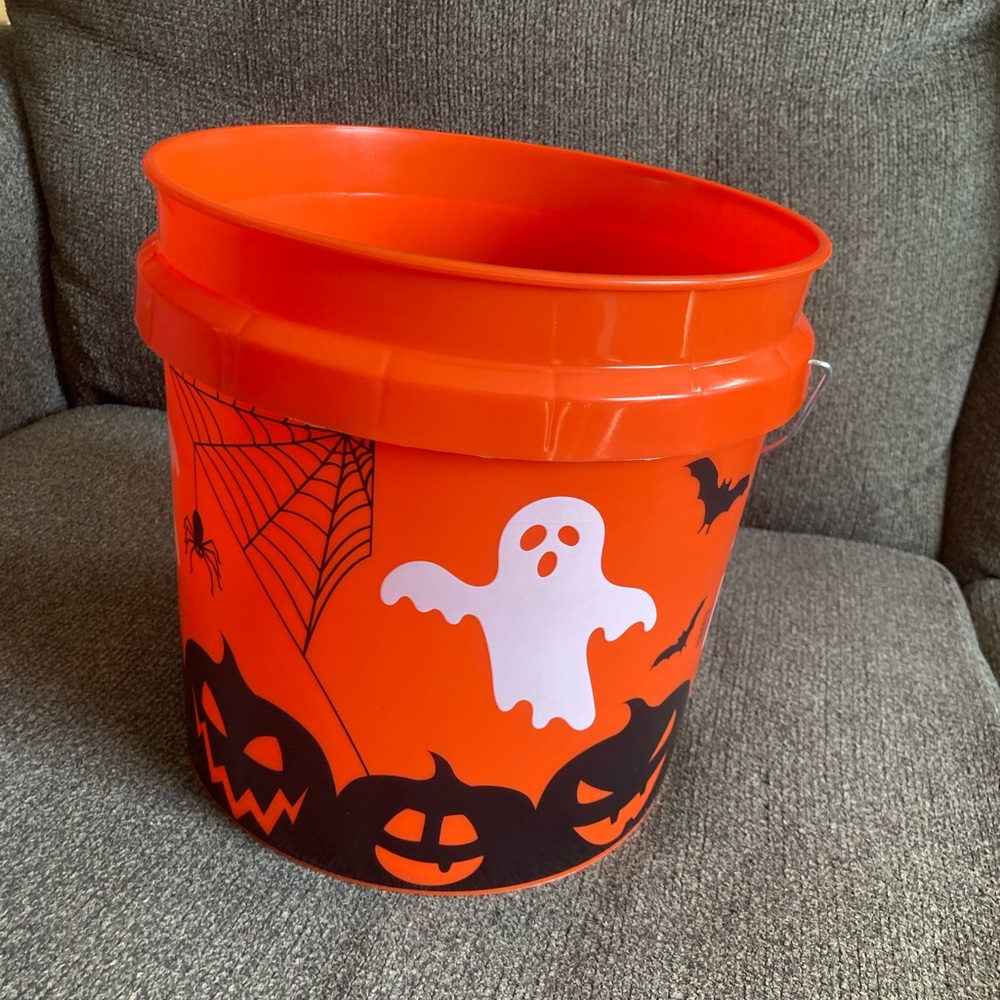 Home Depot Halloween Bucket Pale Ghost Pumpkin New TikTok Orange 2 Gallon - 2025